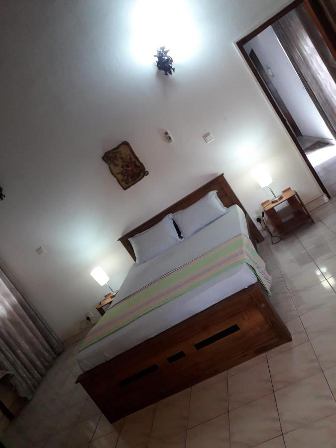 Ceylon Travel And Stay Lodge Battaramulla Ngoại thất bức ảnh