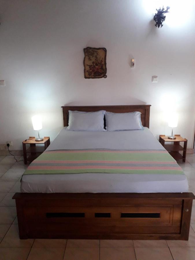 Ceylon Travel And Stay Lodge Battaramulla Ngoại thất bức ảnh
