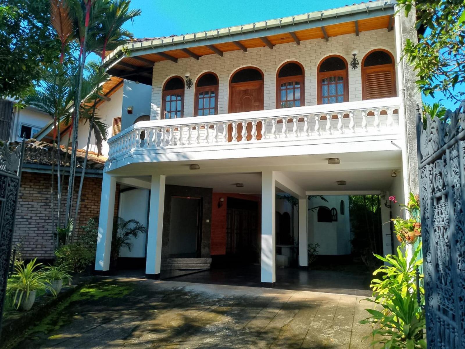 Ceylon Travel And Stay Lodge Battaramulla Ngoại thất bức ảnh